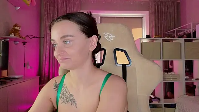 Katy perry  online show from 03-22-25, 02:37