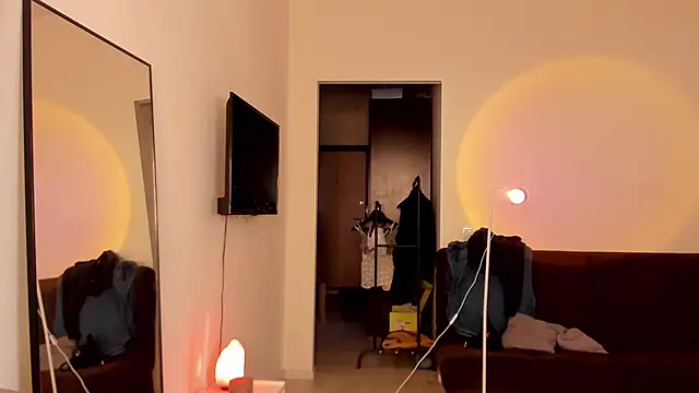 elliemintlover online show from 09-30-25, 08:36