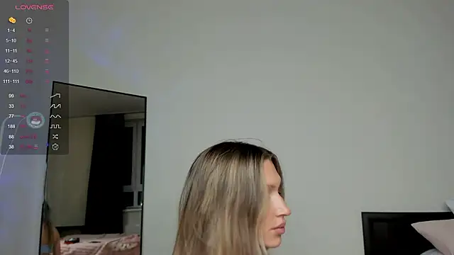 Snapshot of elliemintlover chatting on 02-25-26, 02:37 elliemintlover online show from 02-25-26, 02:37