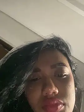 Snapshot of ElaEndez_ chatting on 12-19-25, 08:21 ElaEndez online show from 12-19-25, 08:21