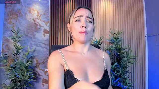 Alessia Taylorr online show from 09-30-25, 12:32