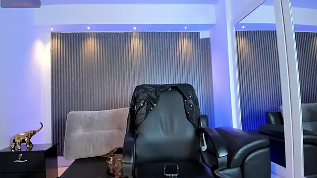 Alessia Taylorr online show from 12-18-25, 12:22