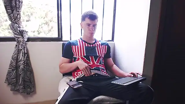 Snapshot of harry_greg21 chatting on 09-12-25, 08:53 harry greg21 online show from 09-12-25, 08:53