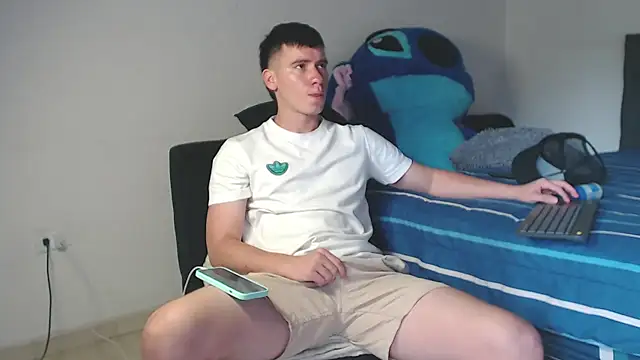 Snapshot of harry_greg21 chatting on 11-03-25, 02:40 harry greg21 online show from 11-03-25, 02:40