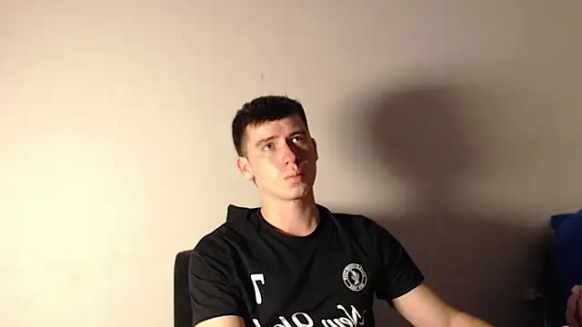 Snapshot of harry_greg21 chatting on 11-13-25, 02:10 harry greg21 online show from 11-13-25, 02:10