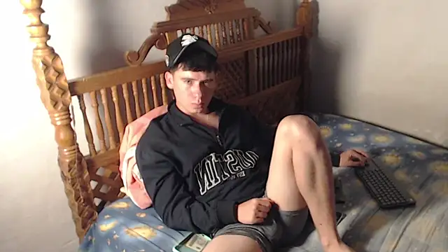 Snapshot of harry_greg21 chatting on 01-05-26, 05:27 harry greg21 online show from 01-05-26, 05:27