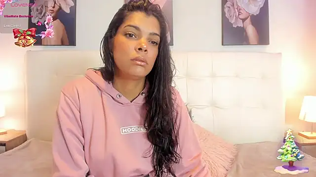 Snapshot of Sweetdreamses_ chatting on 12-29-24, 12:23 Sweetdreamses online show from 12-29-24, 12:23