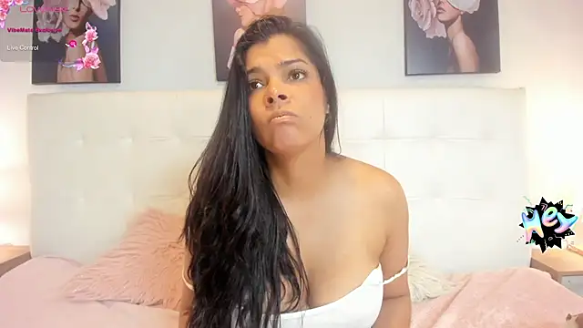 Snapshot of Sweetdreamses_ chatting on 01-09-25, 03:34 Sweetdreamses online show from 01-09-25, 03:34