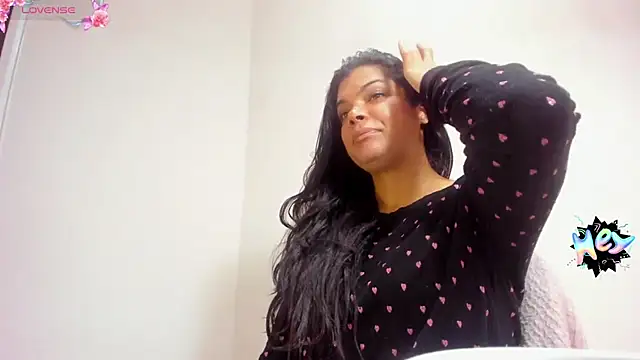 Snapshot of Sweetdreamses_ chatting on 02-21-25, 01:22 Sweetdreamses online show from 02-21-25, 01:22