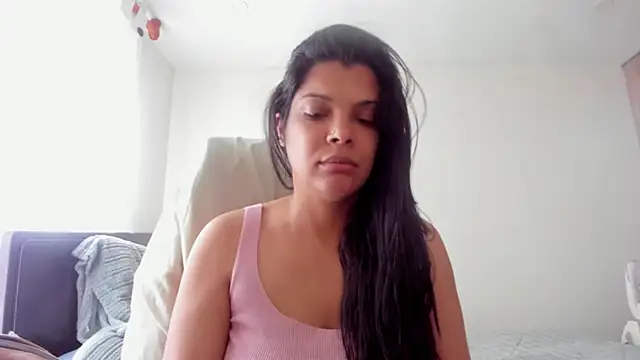 Snapshot of Sweetdreamses_ chatting on 10-09-25, 02:26 Sweetdreamses online show from 10-09-25, 02:26