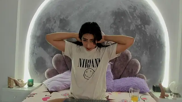 Snapshot of Valeria_Fitness chatting on 12-13-25, 08:04 Valeria Fitness online show from 12-13-25, 08:04