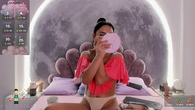 Snapshot of Valeria_Fitness chatting on 12-18-25, 07:58 Valeria Fitness online show from 12-18-25, 07:58