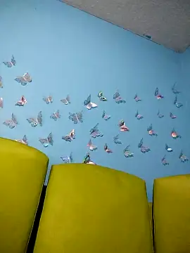 Snapshot of evelyn_prince1 chatting on 10-20-25, 09:21 evelyn prince1 online show from 10-20-25, 09:21