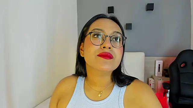 Snapshot of ellamontoya chatting on 01-04-25, 04:12 ellamontoya online show from 01-04-25, 04:12