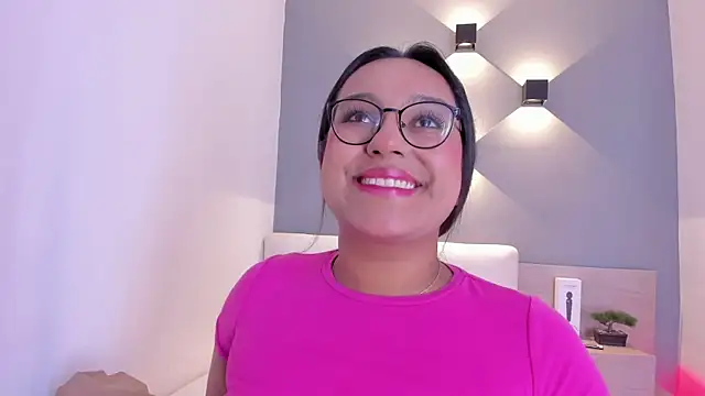 Snapshot of ellamontoya chatting on 01-14-25, 04:36 ellamontoya online show from 01-14-25, 04:36