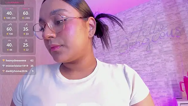 Snapshot of ellamontoya chatting on 02-24-25, 10:59 ellamontoya online show from 02-24-25, 10:59