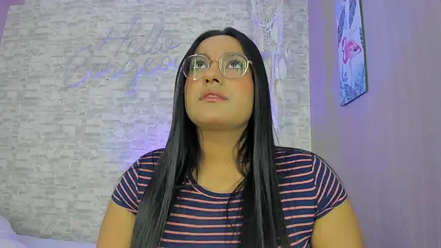 Snapshot of ellamontoya chatting on 03-21-25, 04:39 ellamontoya online show from 03-21-25, 04:39