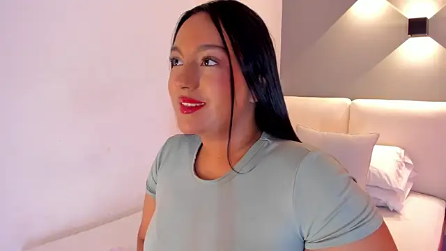 Snapshot of ellamontoya chatting on 09-15-25, 10:59 ellamontoya online show from 09-15-25, 10:59