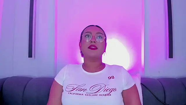 ellamontoya online show from 11-22-25, 11:42