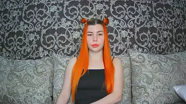 ElllaNuar online show from 11-17-25, 02:50