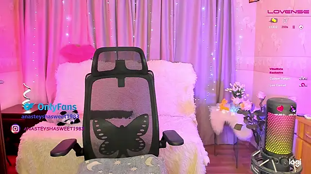 Snapshot of your_wild_amazon_forever chatting on 01-08-25, 01:31 your wild amazon forever online show from 01-08-25, 01:31