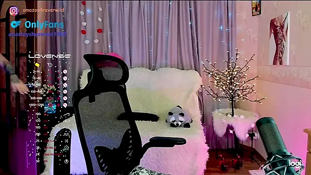 Snapshot of your_wild_amazon_forever chatting on 02-26-25, 10:04 your wild amazon forever online show from 02-26-25, 10:04