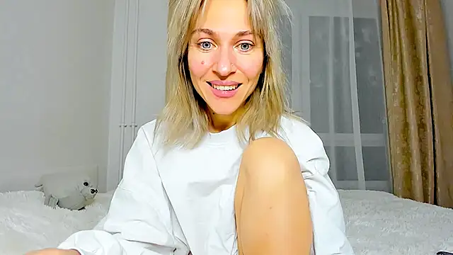 Mona Cruz online show from 02-22-25, 08:09