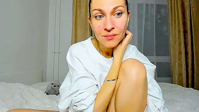 Mona Cruz online show from 02-25-25, 07:36