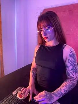 ValenGray online show from 09-26-25, 12:42