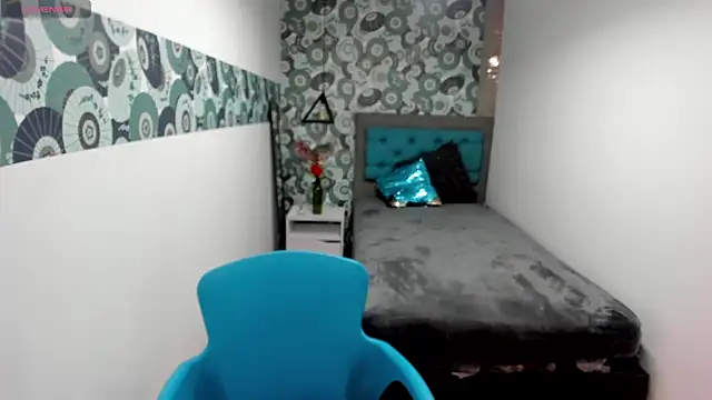 Snapshot of LiaCooper_ chatting on 02-04-25, 05:55 LiaCooper online show from 02-04-25, 05:55