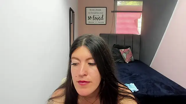 Snapshot of LiaCooper_ chatting on 02-13-25, 03:03 LiaCooper online show from 02-13-25, 03:03
