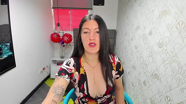 Snapshot of LiaCooper_ chatting on 03-05-25, 03:29 LiaCooper online show from 03-05-25, 03:29