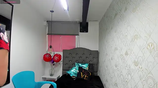 Snapshot of LiaCooper_ chatting on 03-05-25, 06:34 LiaCooper online show from 03-05-25, 06:34