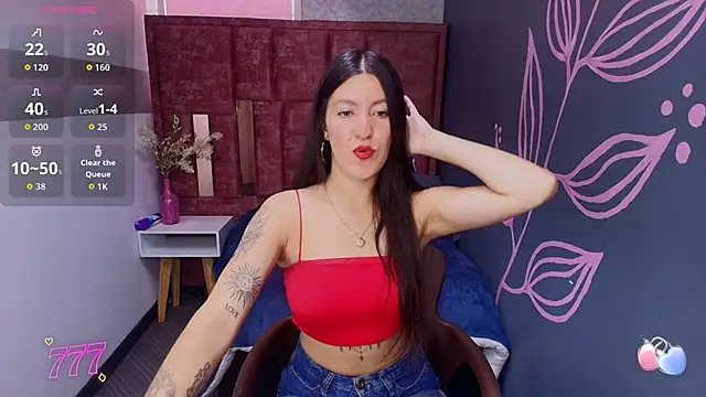 Snapshot of LiaCooper_ chatting on 06-01-26, 12:51 LiaCooper online show from 06-01-26, 12:51