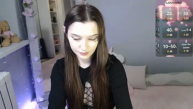 White kitty01 online show from 12-27-24, 01:18