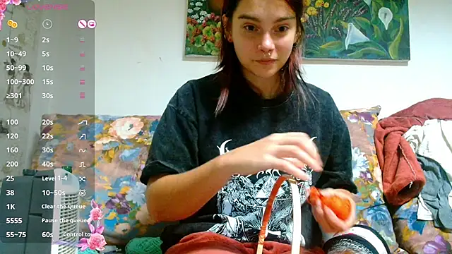 Snapshot of Sophie_Bell chatting on 12-07-24, 09:44 Sophie Bell online show from 12-07-24, 09:44
