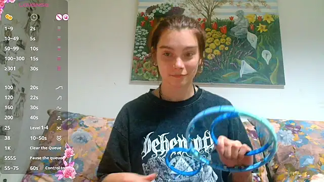 Snapshot of Sophie_Bell chatting on 12-13-24, 08:58 Sophie Bell online show from 12-13-24, 08:58