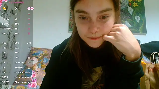 Snapshot of Sophie_Bell chatting on 12-20-24, 12:08 Sophie Bell online show from 12-20-24, 12:08