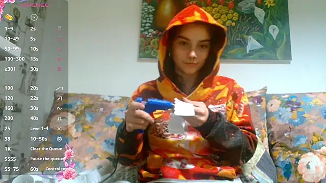 Snapshot of Sophie_Bell chatting on 12-26-24, 10:41 Sophie Bell online show from 12-26-24, 10:41