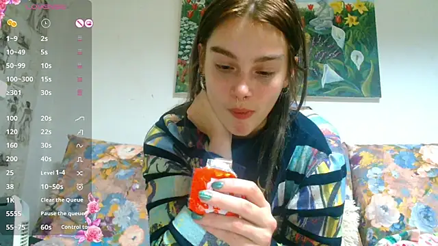 Snapshot of Sophie_Bell chatting on 01-05-25, 09:57 Sophie Bell online show from 01-05-25, 09:57