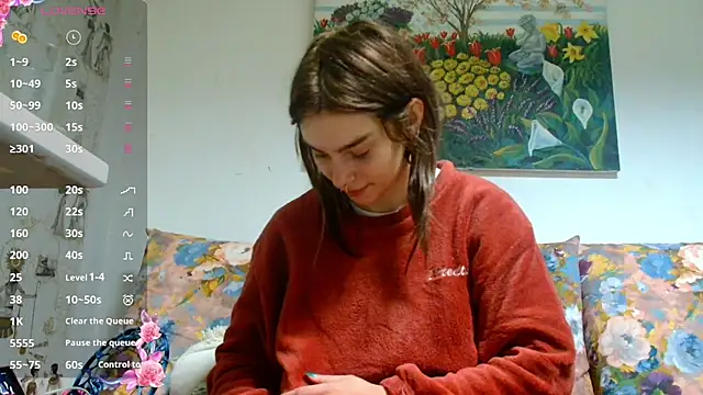 Snapshot of Sophie_Bell chatting on 01-08-25, 05:37 Sophie Bell online show from 01-08-25, 05:37