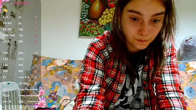 Snapshot of Sophie_Bell chatting on 01-09-25, 06:26 Sophie Bell online show from 01-09-25, 06:26