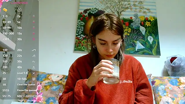 Snapshot of Sophie_Bell chatting on 01-10-25, 05:56 Sophie Bell online show from 01-10-25, 05:56