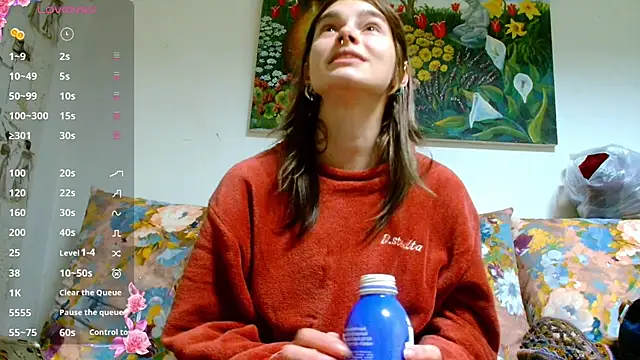 Snapshot of Sophie_Bell chatting on 01-12-25, 05:44 Sophie Bell online show from 01-12-25, 05:44