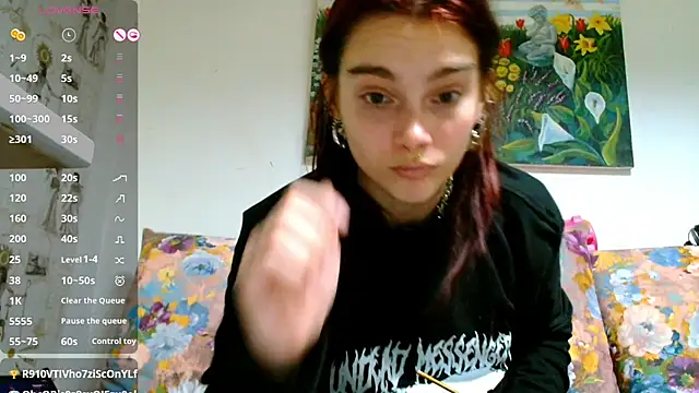 Snapshot of Sophie_Bell chatting on 01-29-25, 08:25 Sophie Bell online show from 01-29-25, 08:25