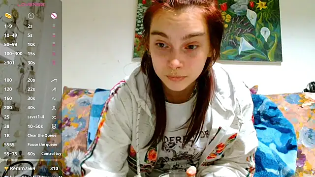 Snapshot of Sophie_Bell chatting on 02-02-25, 09:45 Sophie Bell online show from 02-02-25, 09:45