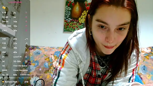 Snapshot of Sophie_Bell chatting on 02-05-25, 07:20 Sophie Bell online show from 02-05-25, 07:20