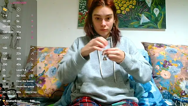 Snapshot of Sophie_Bell chatting on 02-13-25, 09:06 Sophie Bell online show from 02-13-25, 09:06