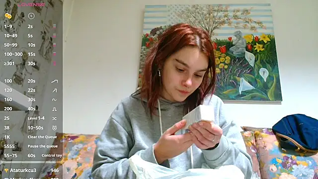 Snapshot of Sophie_Bell chatting on 02-15-25, 07:28 Sophie Bell online show from 02-15-25, 07:28