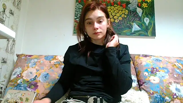 Snapshot of Sophie_Bell chatting on 02-24-25, 05:31 Sophie Bell online show from 02-24-25, 05:31